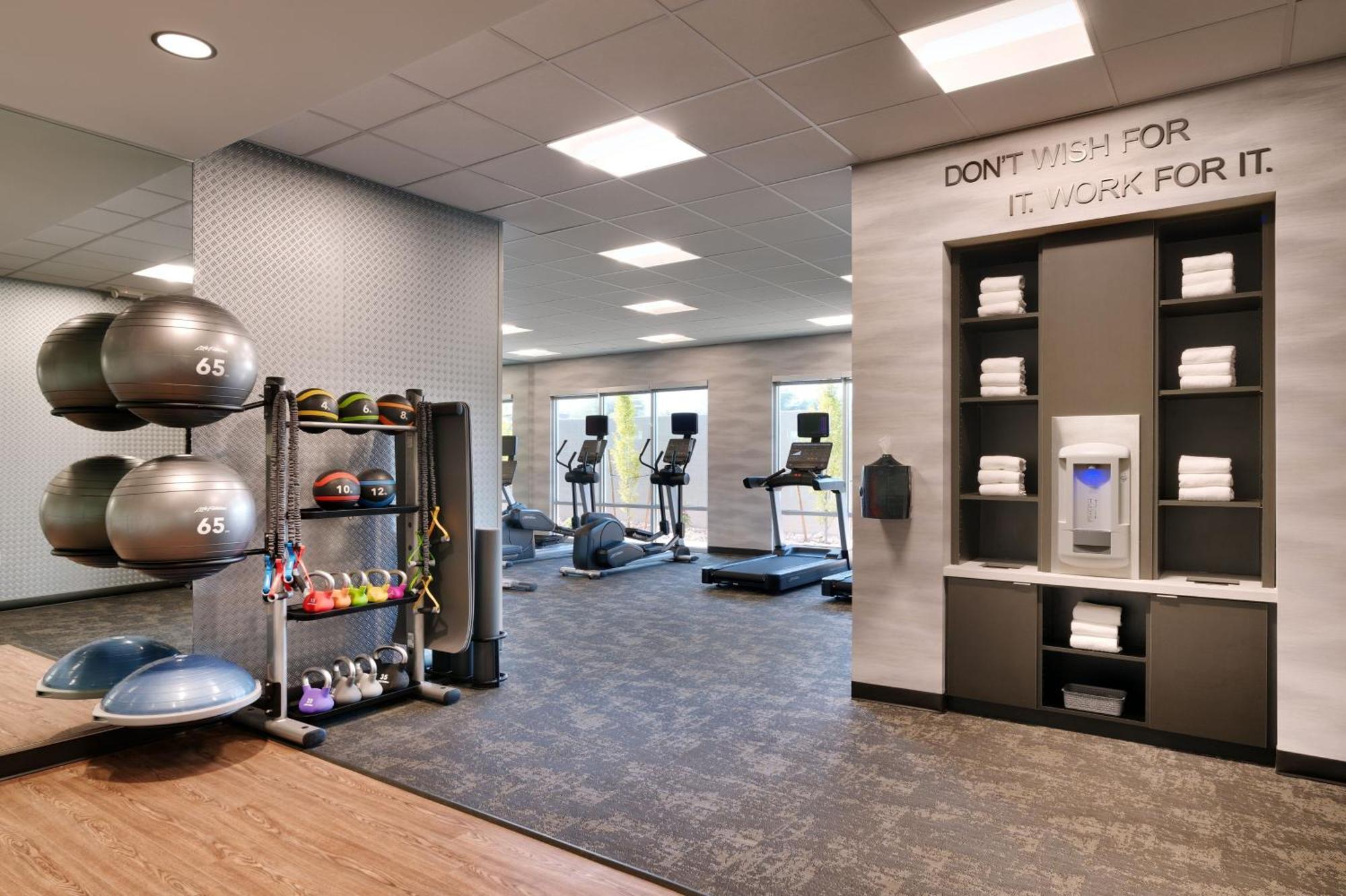 Hotel Fairfield By Marriott & Salt Cottonwood