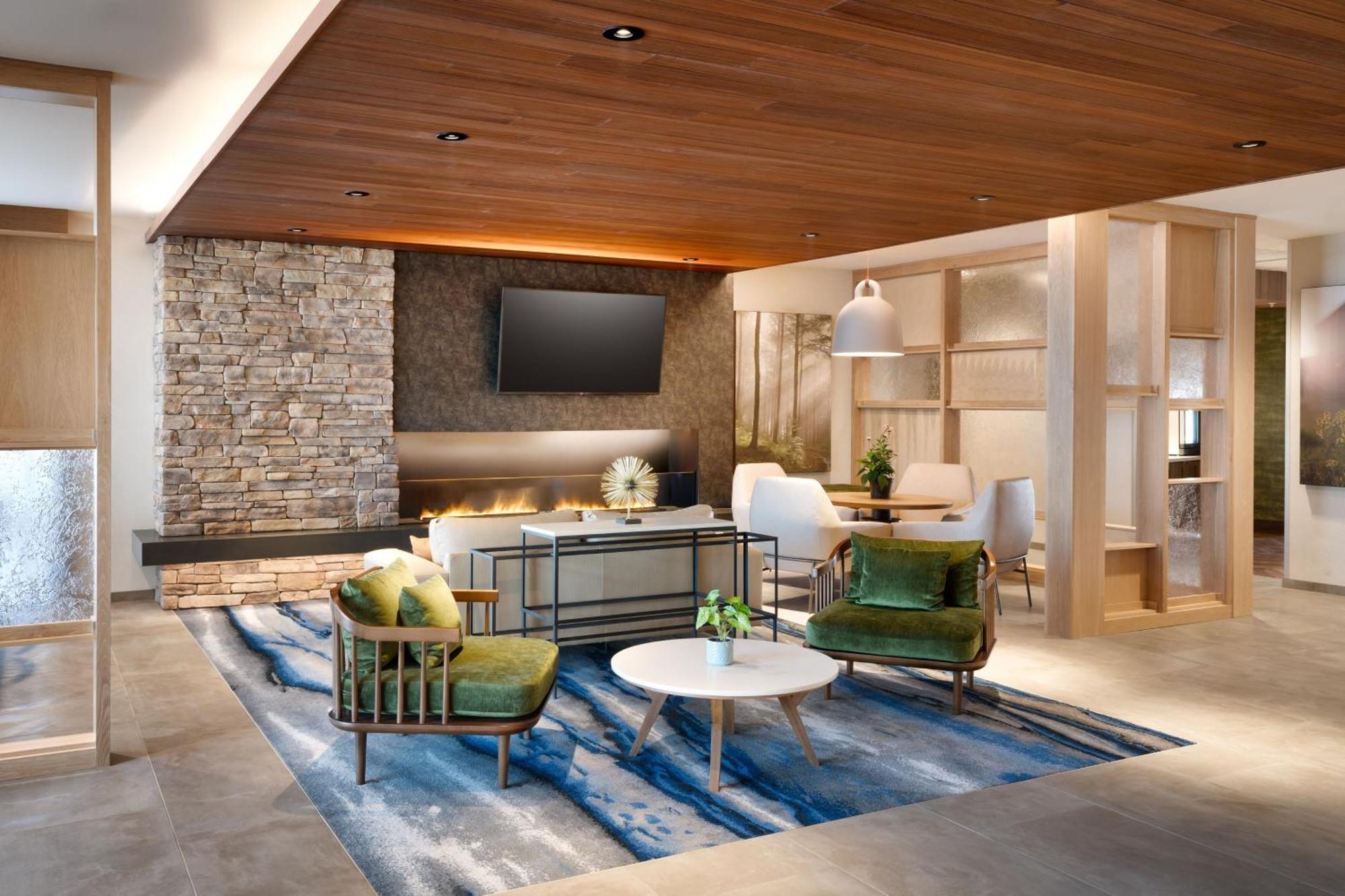 Fairfield By Marriott & Salt Cottonwood Hotel